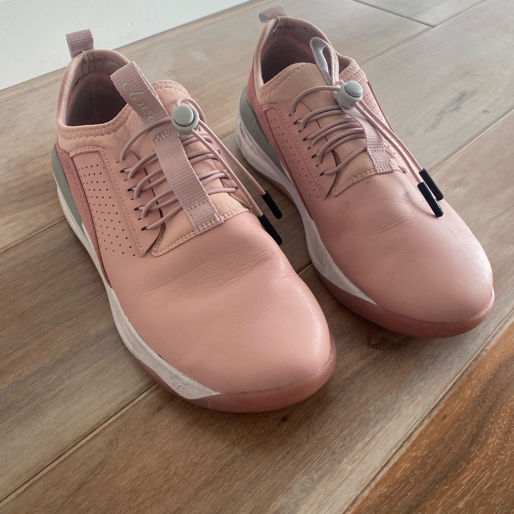 📍SOLD📍 Clove sneakers